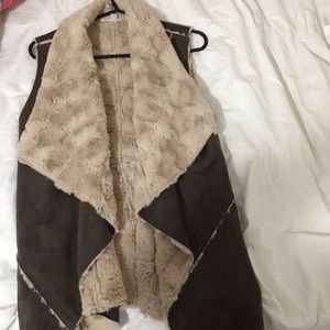 Brown suede cardigan with fur